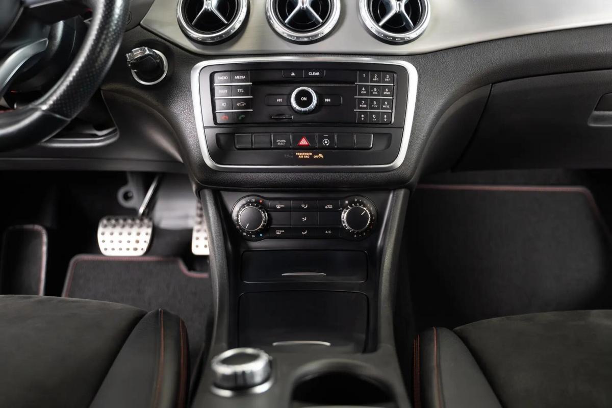 mercedes-benz-gla-200d-2016-diesel-2143cc