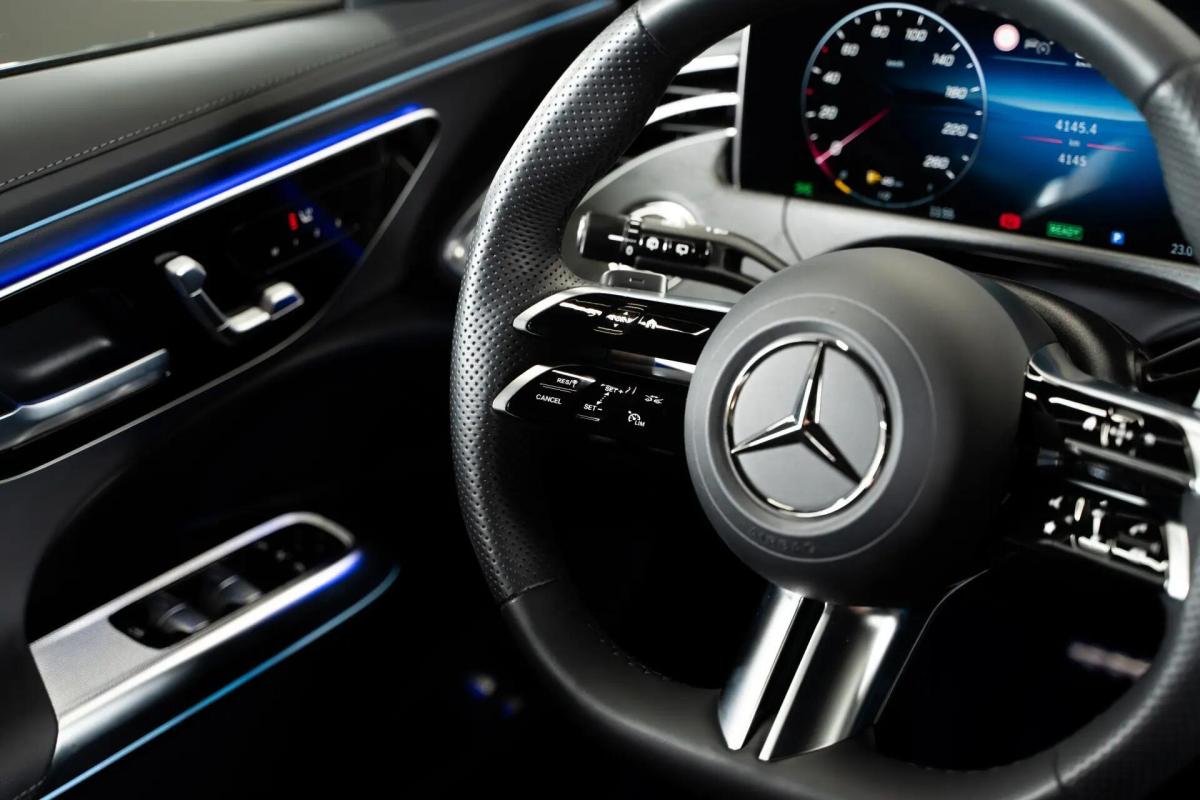 mercedes-benz-classe-e-e-300-e-2025-hibrido-a-gasolina-1999cc
