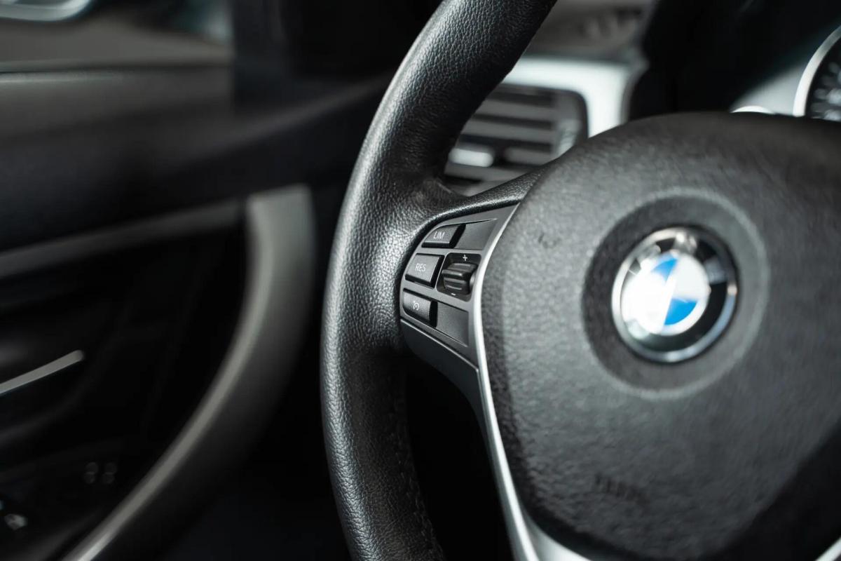 bmw-serie-3-320d-2014-diesel-1995cc