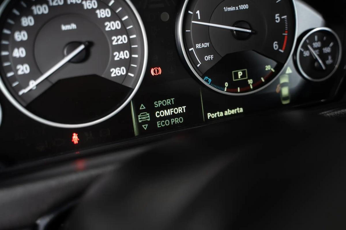 bmw-serie-3-320d-2014-diesel-1995cc