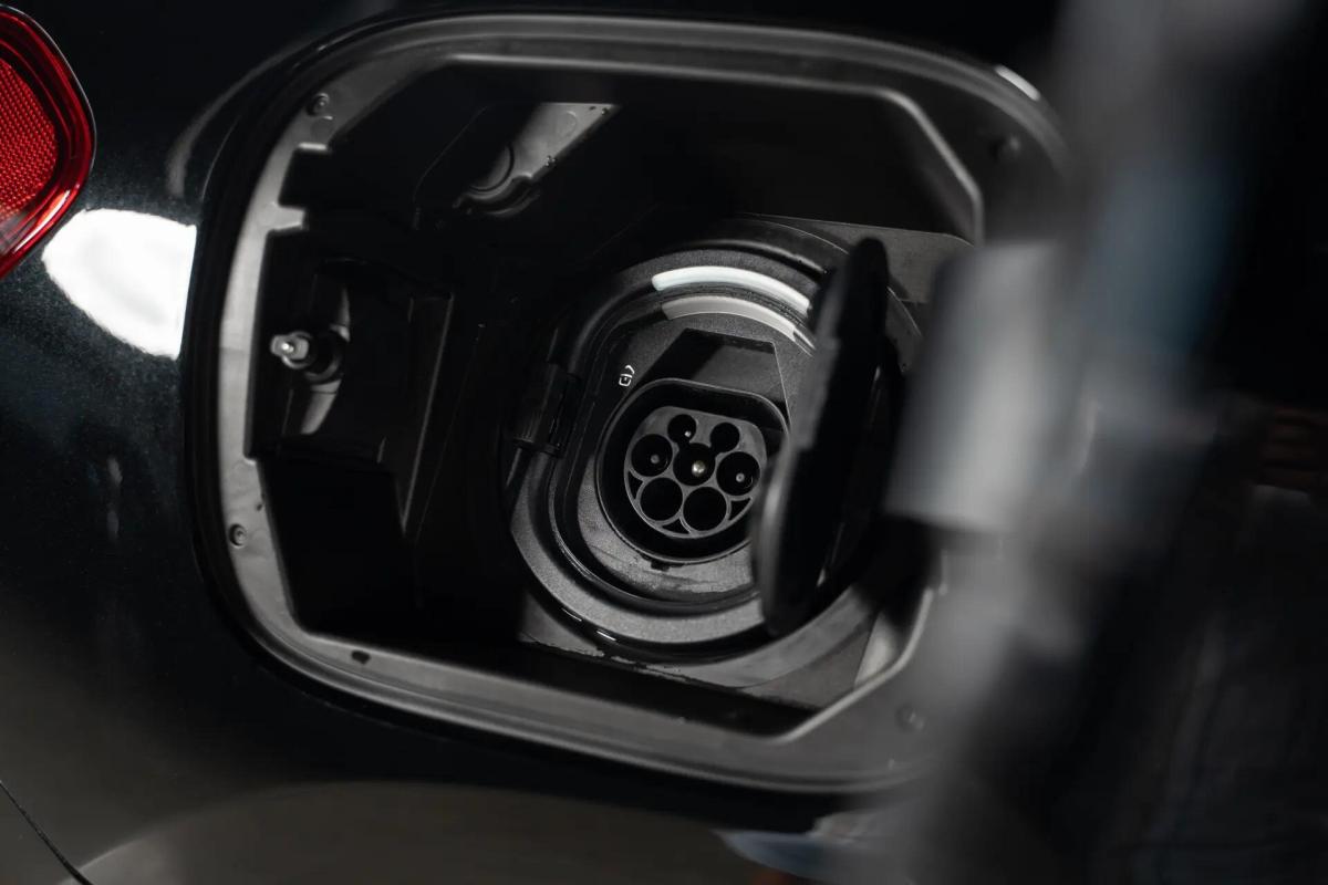 mercedes-benz-gla-250-e-2025-hibrido-a-gasolina-1332cc