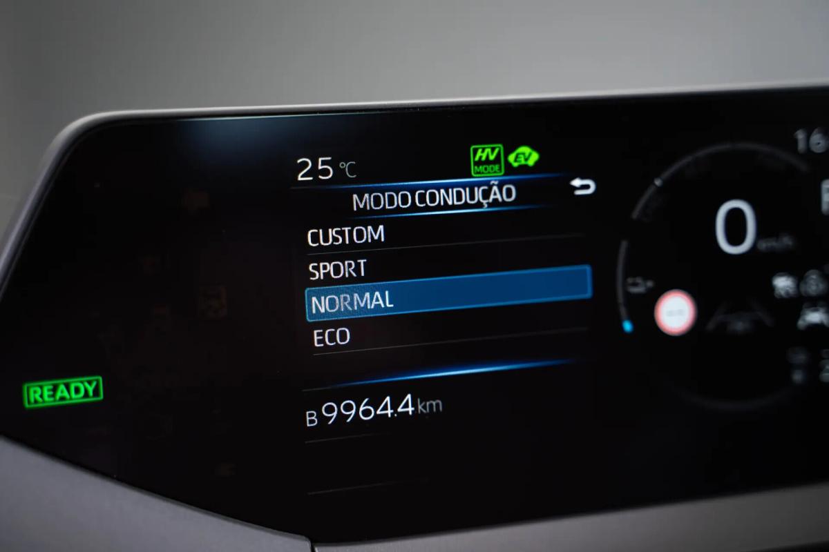 toyota-prius-2025-hibrido-a-gasolina-1987cc