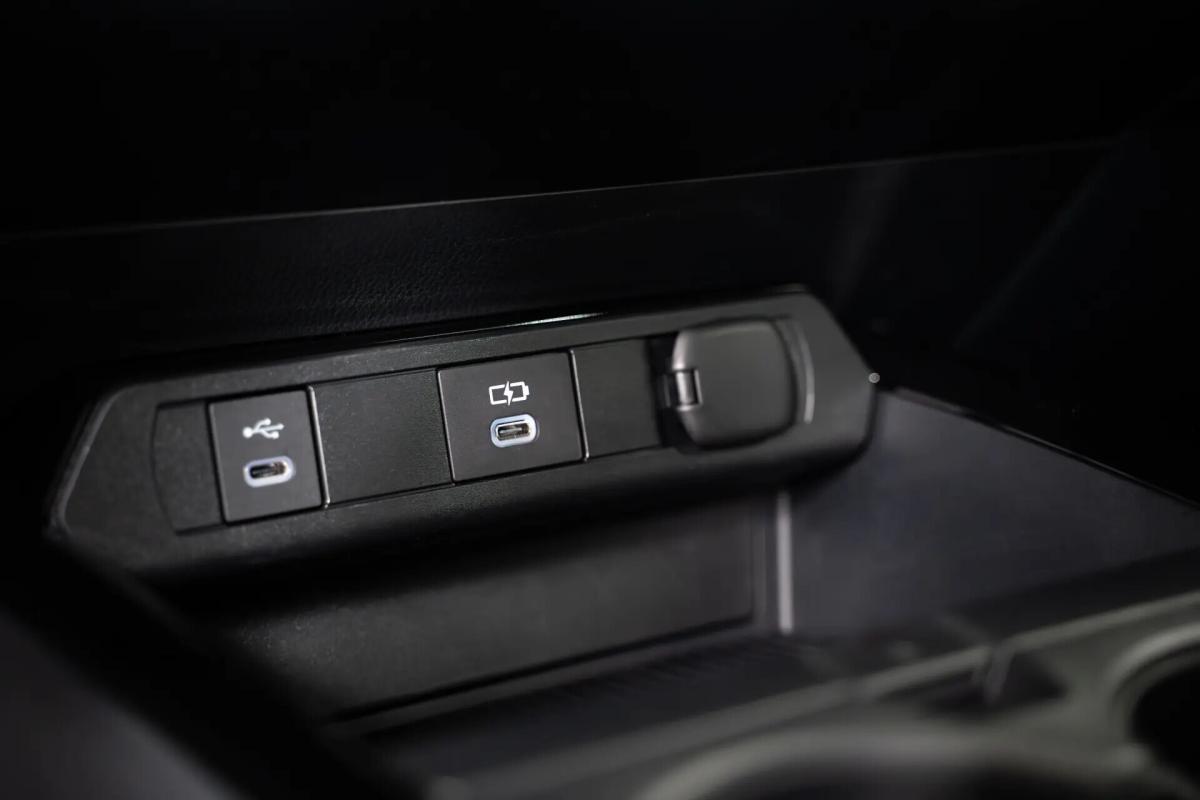 toyota-prius-2025-hibrido-a-gasolina-1987cc