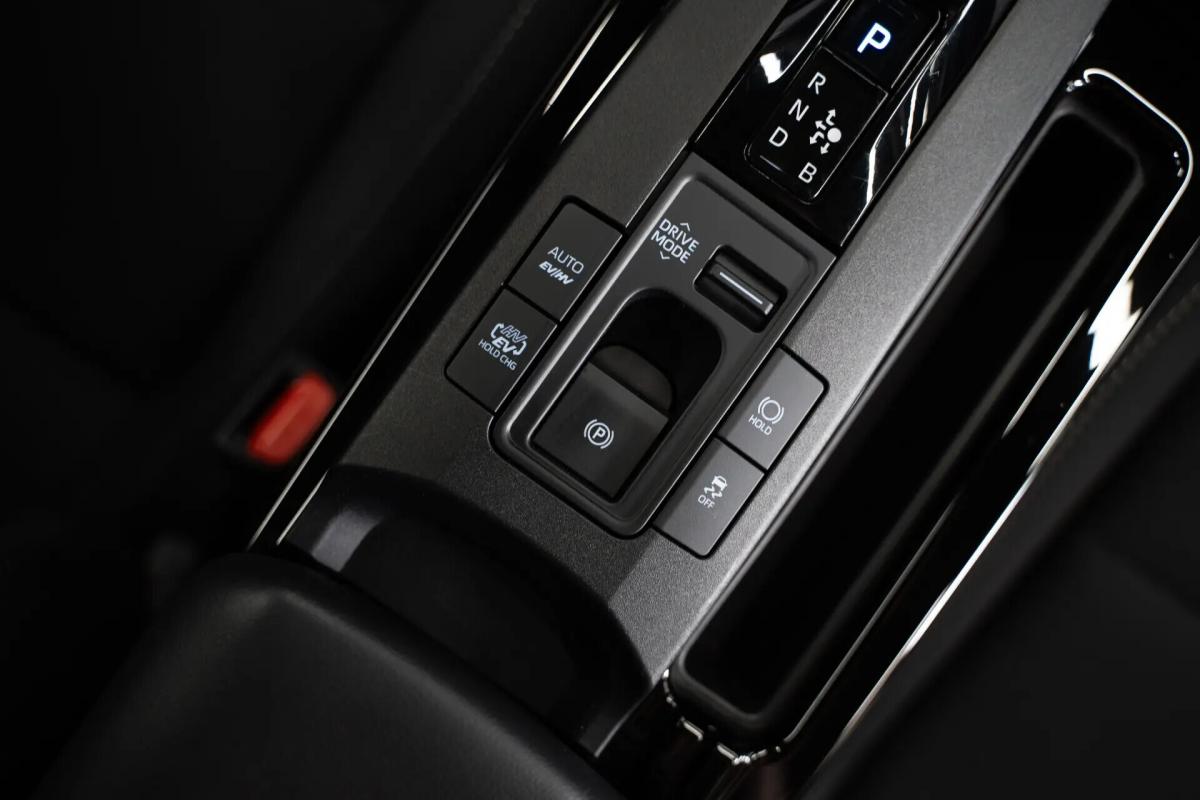 toyota-prius-2025-hibrido-a-gasolina-1987cc