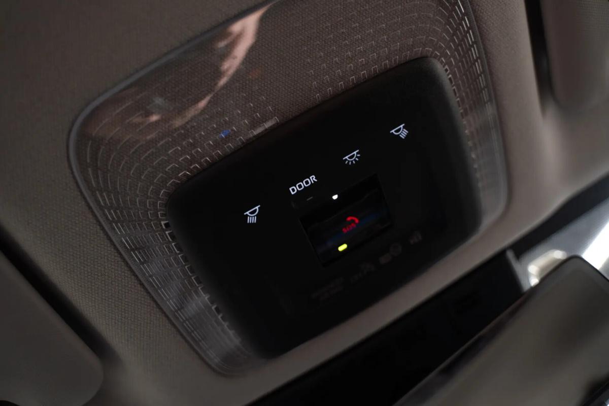 toyota-prius-2025-hibrido-a-gasolina-1987cc