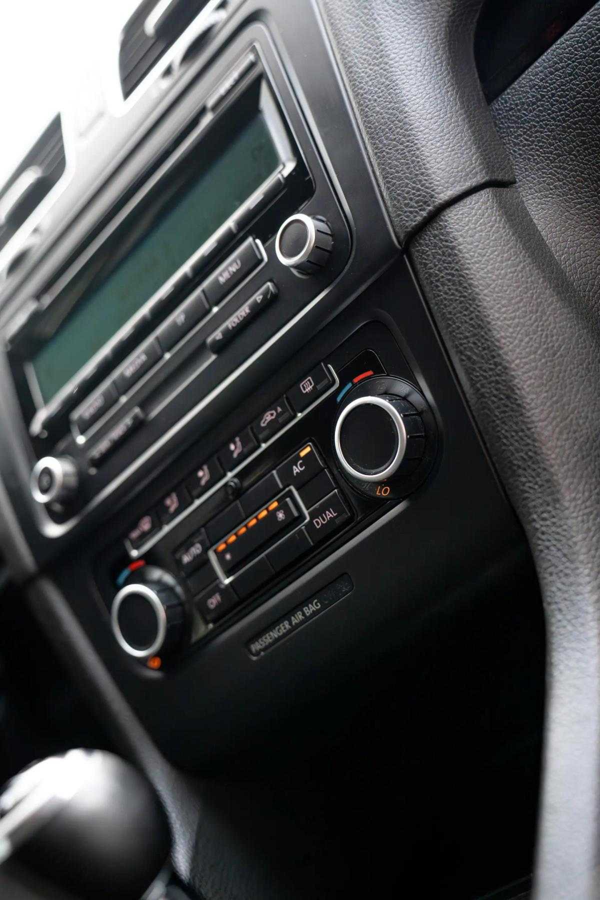 volkswagen-golf-2008-diesel-1968cc