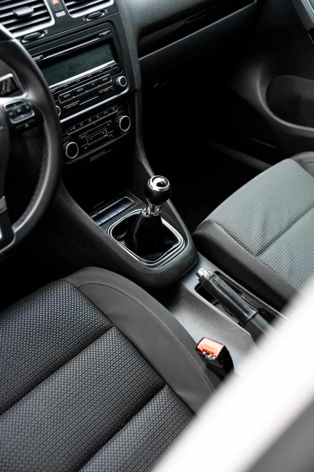 volkswagen-golf-2008-diesel-1968cc