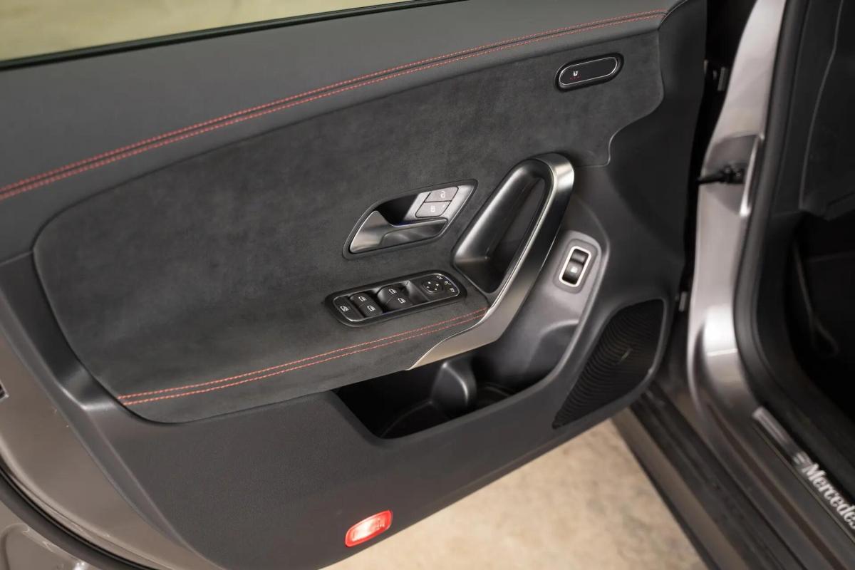 mercedes-benz-cla-250-2025-hibrido-a-gasolina-1332cc