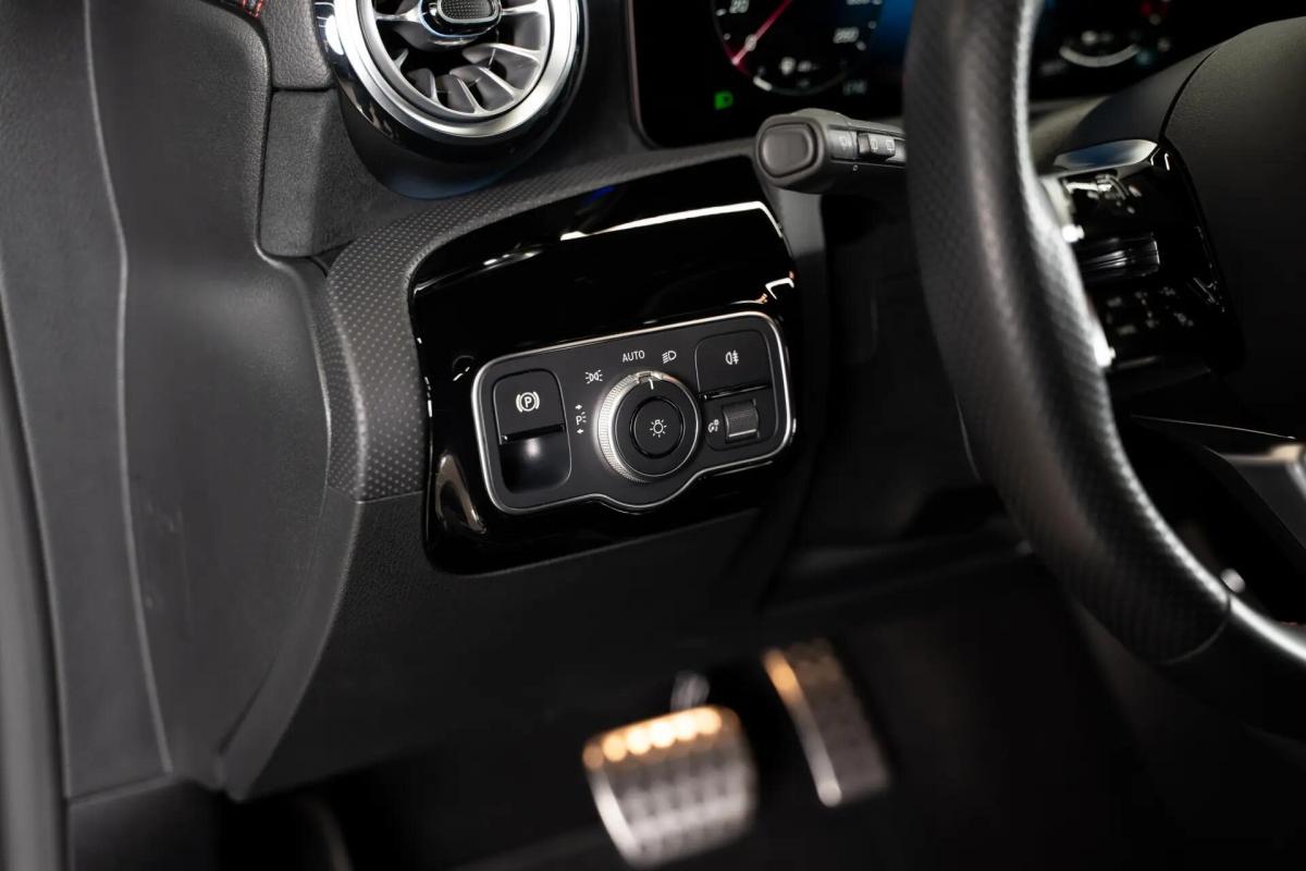 mercedes-benz-cla-250-2025-hibrido-a-gasolina-1332cc