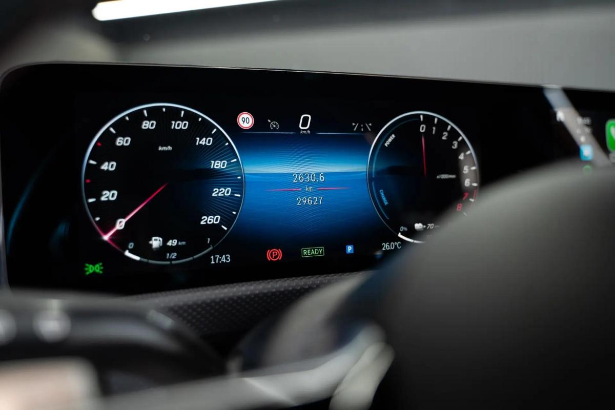 mercedes-benz-cla-250-2025-hibrido-a-gasolina-1332cc
