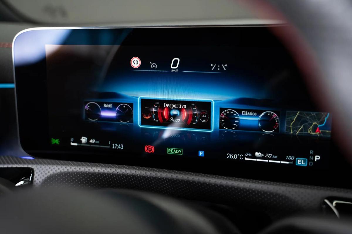 mercedes-benz-cla-250-2025-hibrido-a-gasolina-1332cc