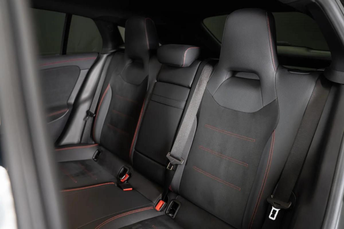 mercedes-benz-cla-250-2025-hibrido-a-gasolina-1332cc