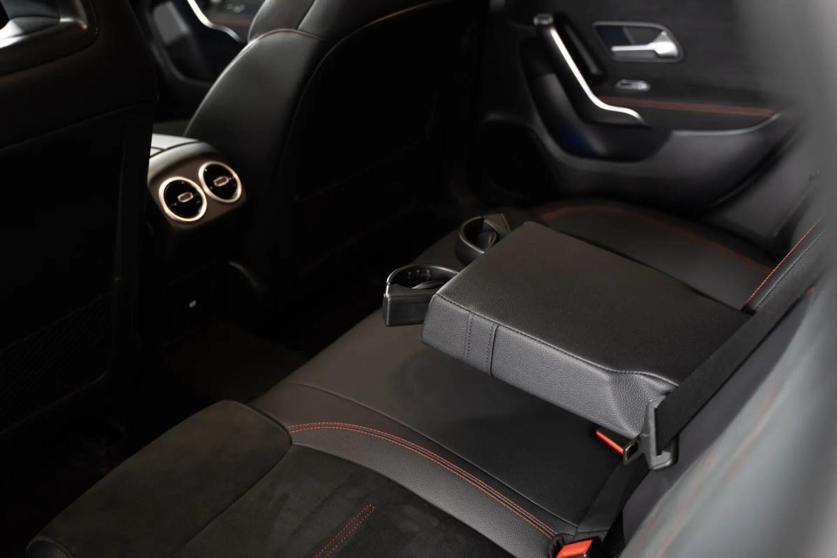 mercedes-benz-cla-250-2025-hibrido-a-gasolina-1332cc
