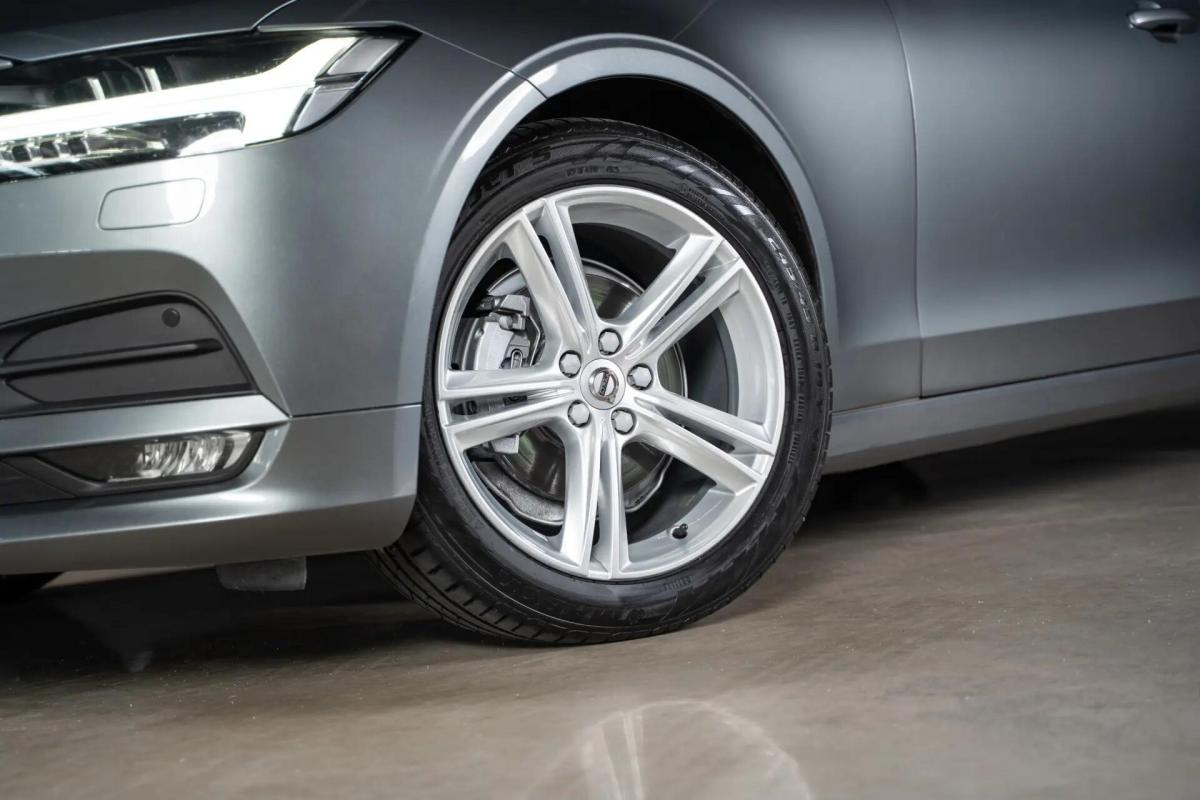 volvo-s90-2017-diesel-1999cc