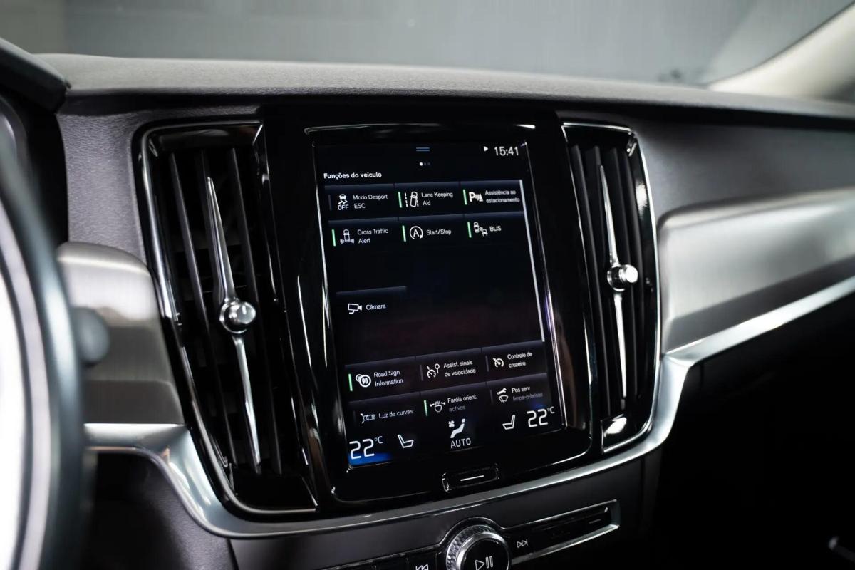 volvo-s90-2017-diesel-1999cc