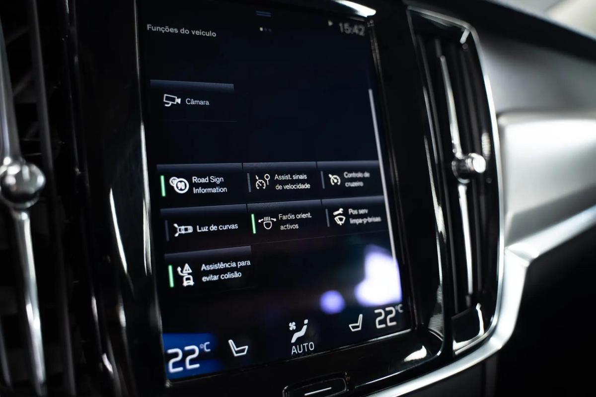 volvo-s90-2017-diesel-1999cc