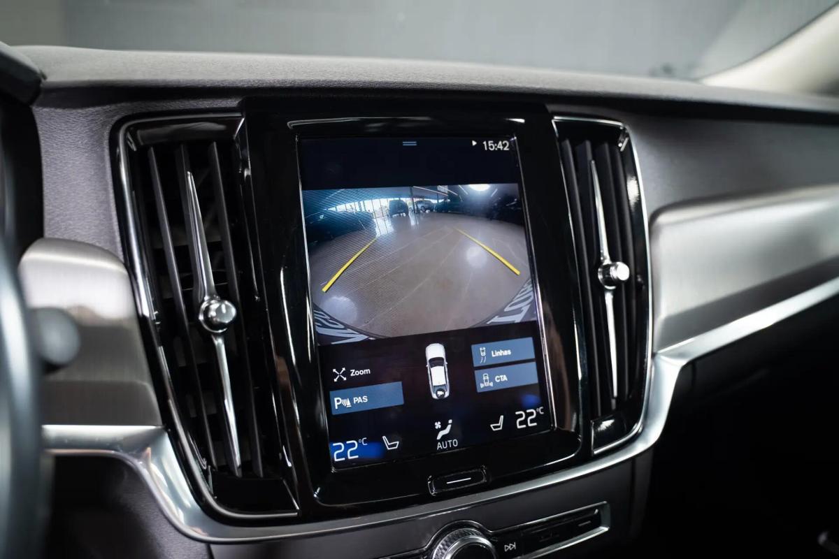 volvo-s90-2017-diesel-1999cc