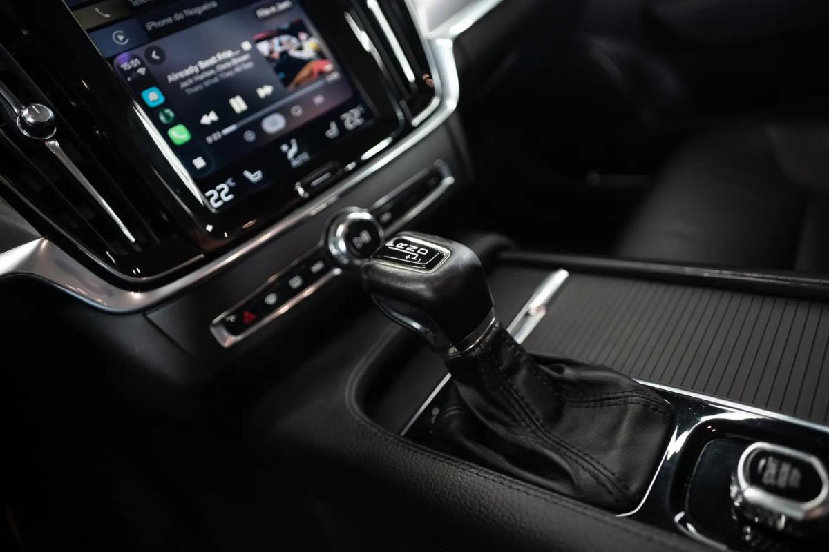 volvo-s90-2017-diesel-1999cc