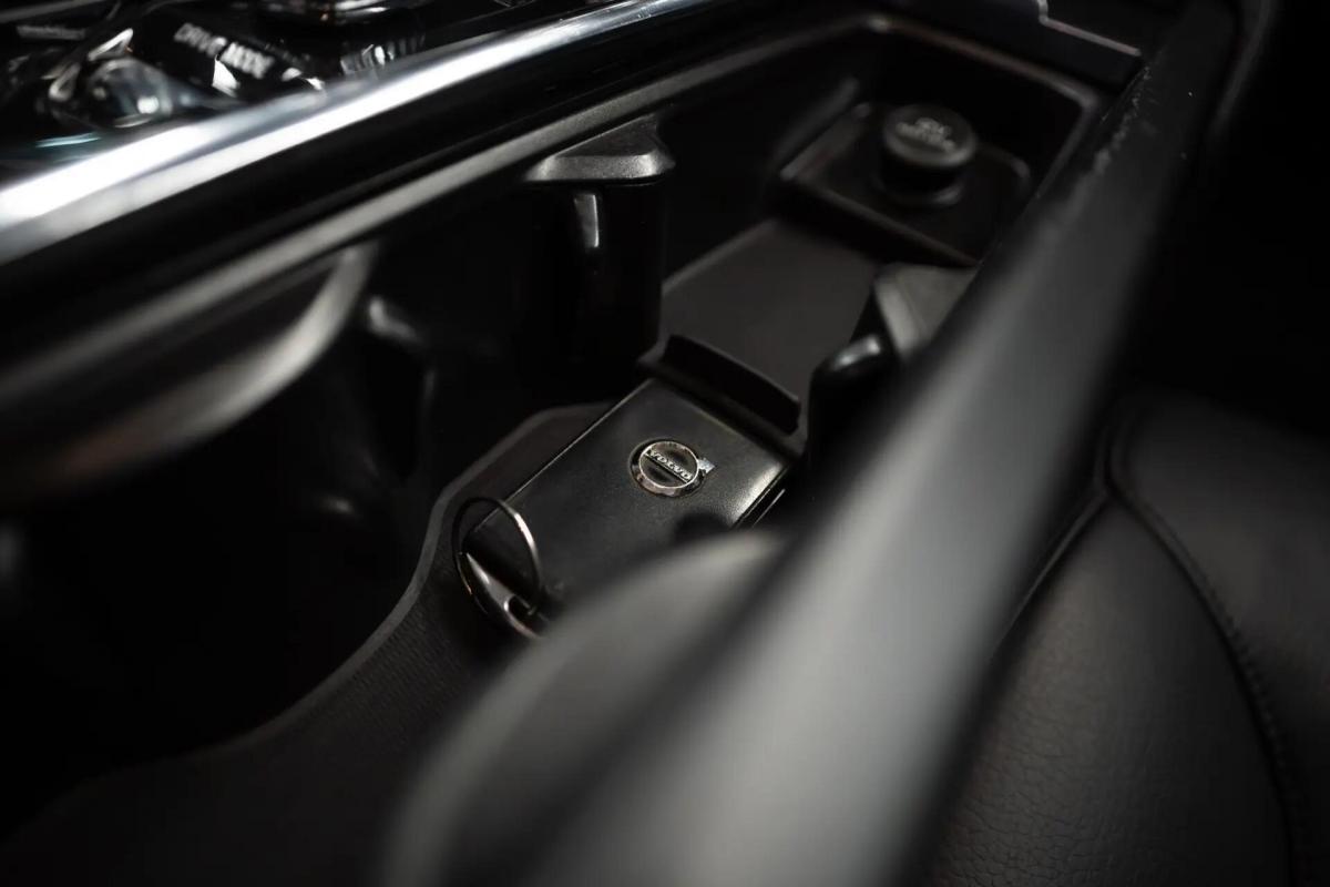 volvo-s90-2017-diesel-1999cc