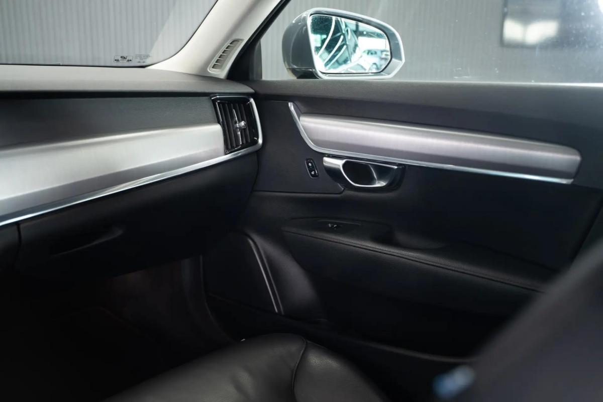 volvo-s90-2017-diesel-1999cc