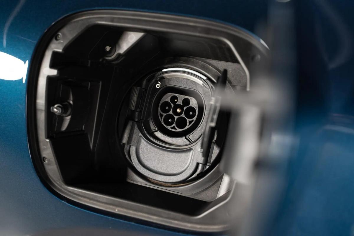 mercedes-benz-gla-250-e-2023-hibrido-a-gasolina-1332cc