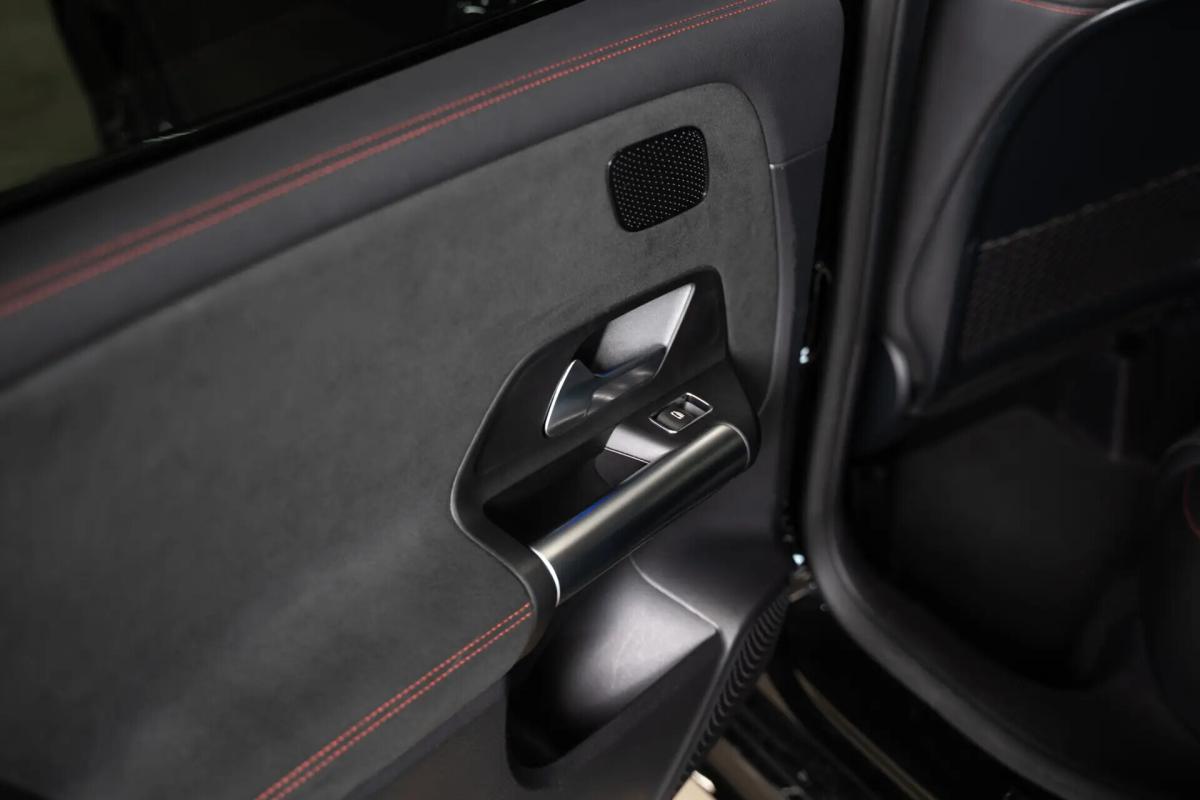 mercedes-benz-classe-b-2024-hibrido-a-gasolina-1332cc