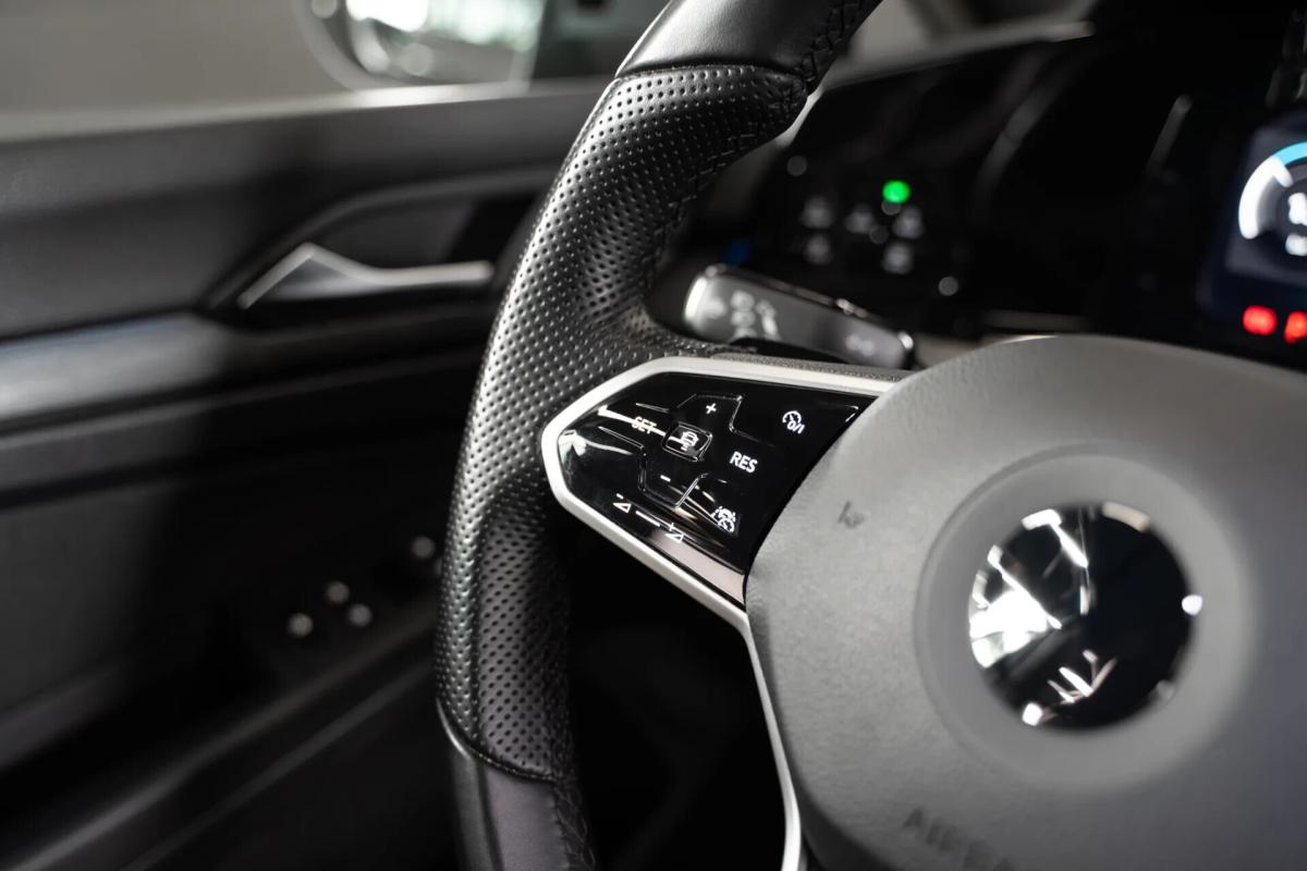 volkswagen-golf-2021-diesel-1968cc