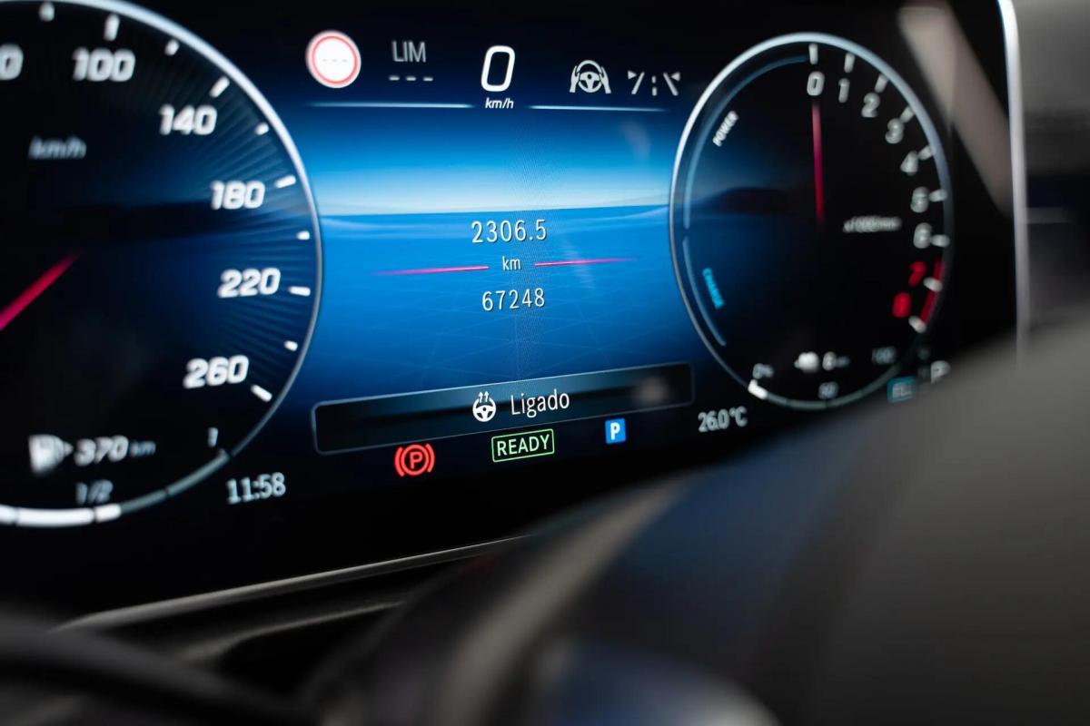 mercedes-benz-classe-c-2023-hibrido-a-gasolina-1999cc