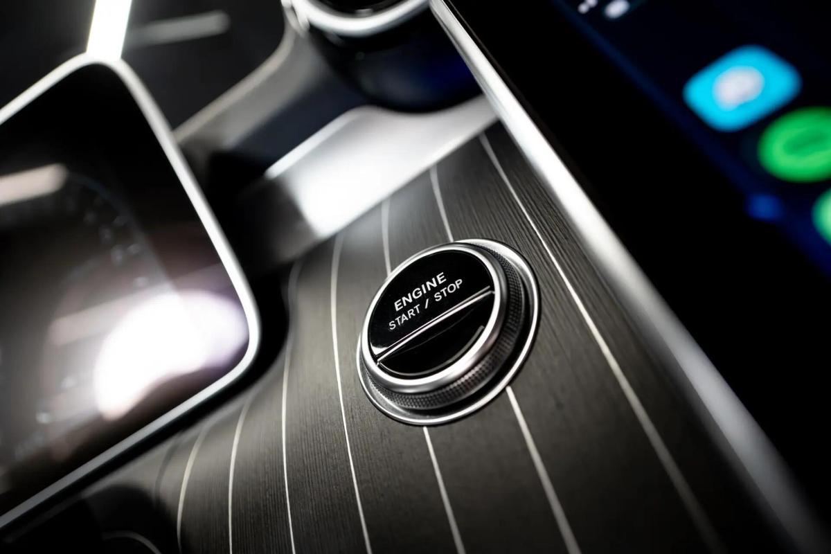 mercedes-benz-classe-c-2023-hibrido-a-gasolina-1999cc