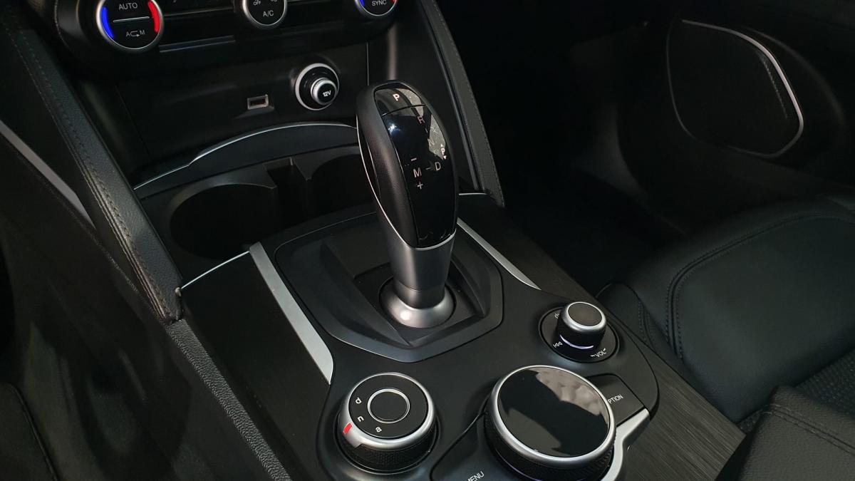 alfa-romeo-stelvio-2019-diesel-2143cc