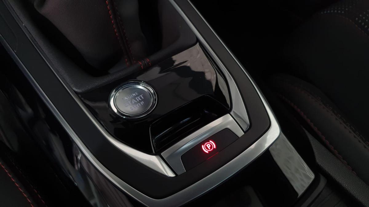 peugeot-308-sw-2018-diesel-1499cc