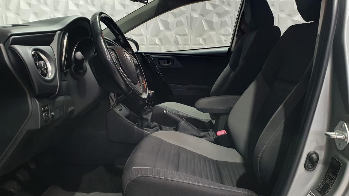 toyota-auris-2016-diesel-1364cc