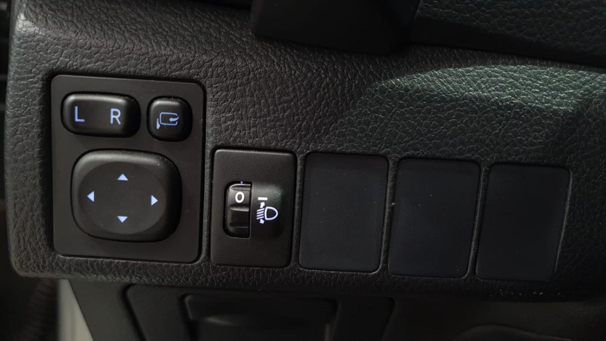 toyota-auris-2016-diesel-1364cc
