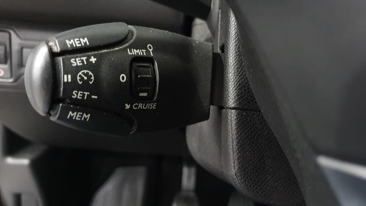 peugeot-308-sw-2015-diesel-1560cc