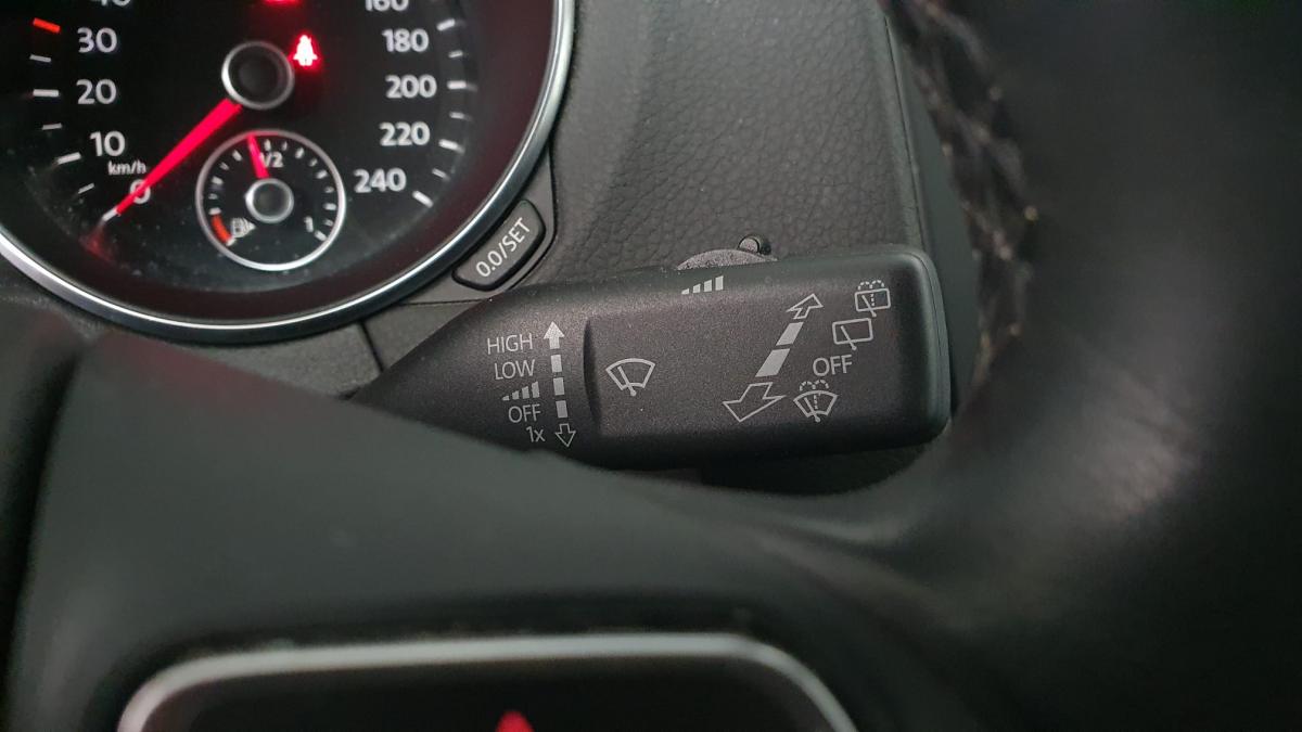 volkswagen-golf-2010-diesel-1598cc