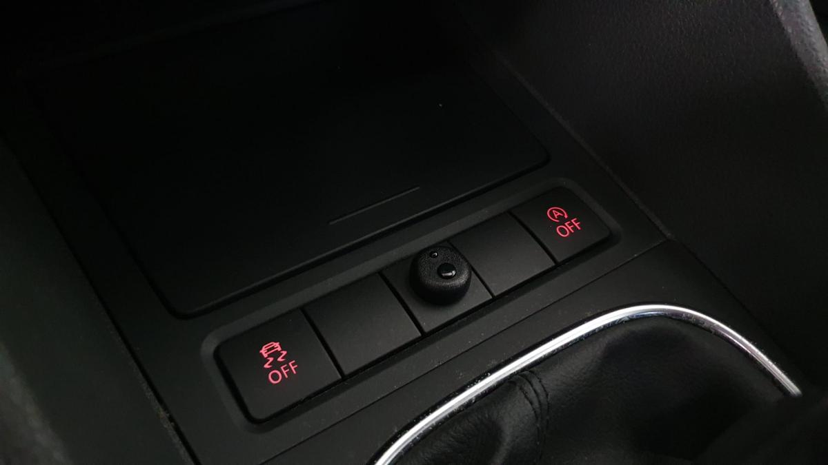 volkswagen-golf-2010-diesel-1598cc