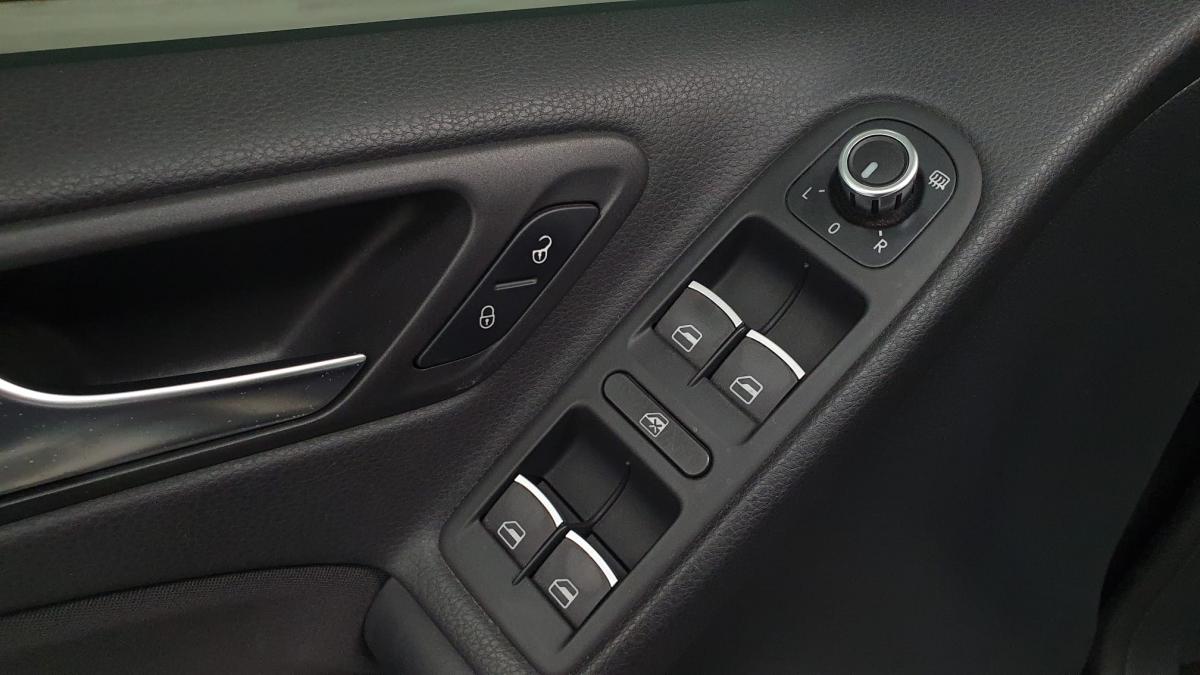 volkswagen-golf-2010-diesel-1598cc