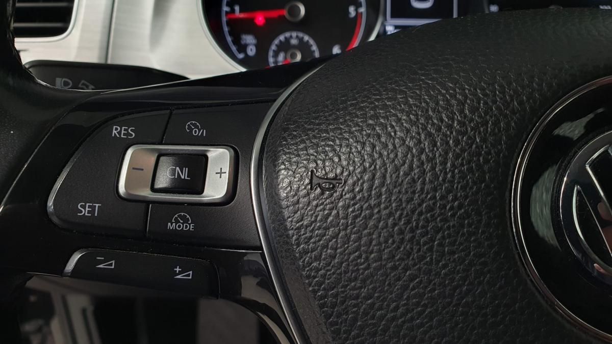 volkswagen-golf-2014-diesel-1598cc