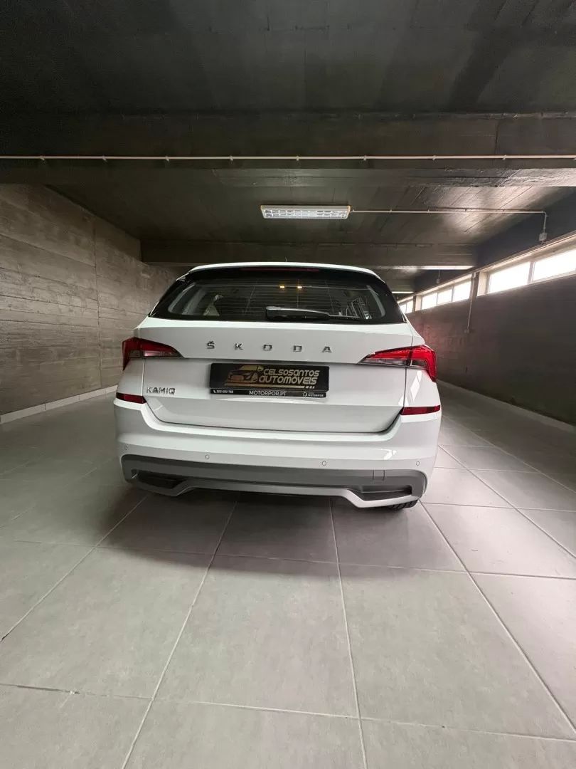 skoda-kamiq-2023-gasolina-999cc