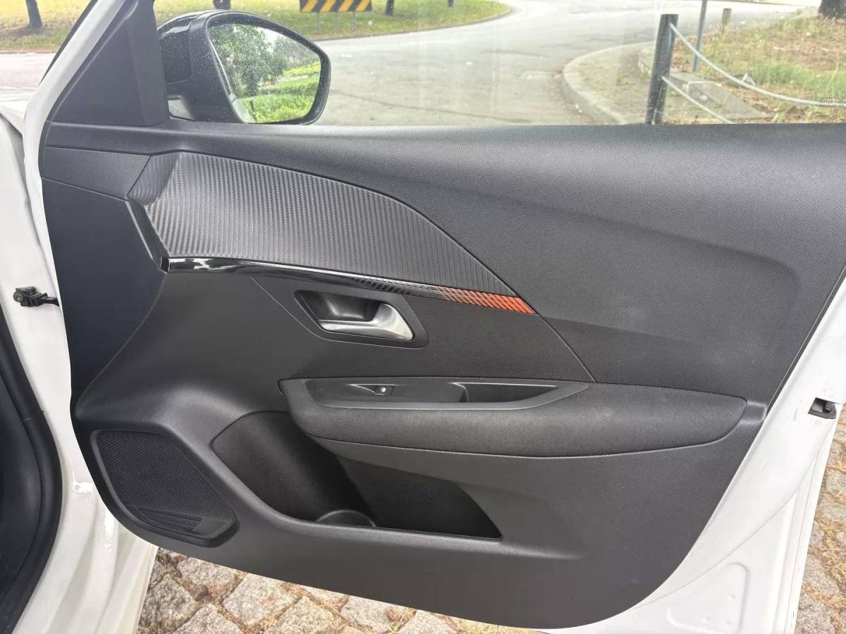 peugeot-208-2022-gasolina-1199cc