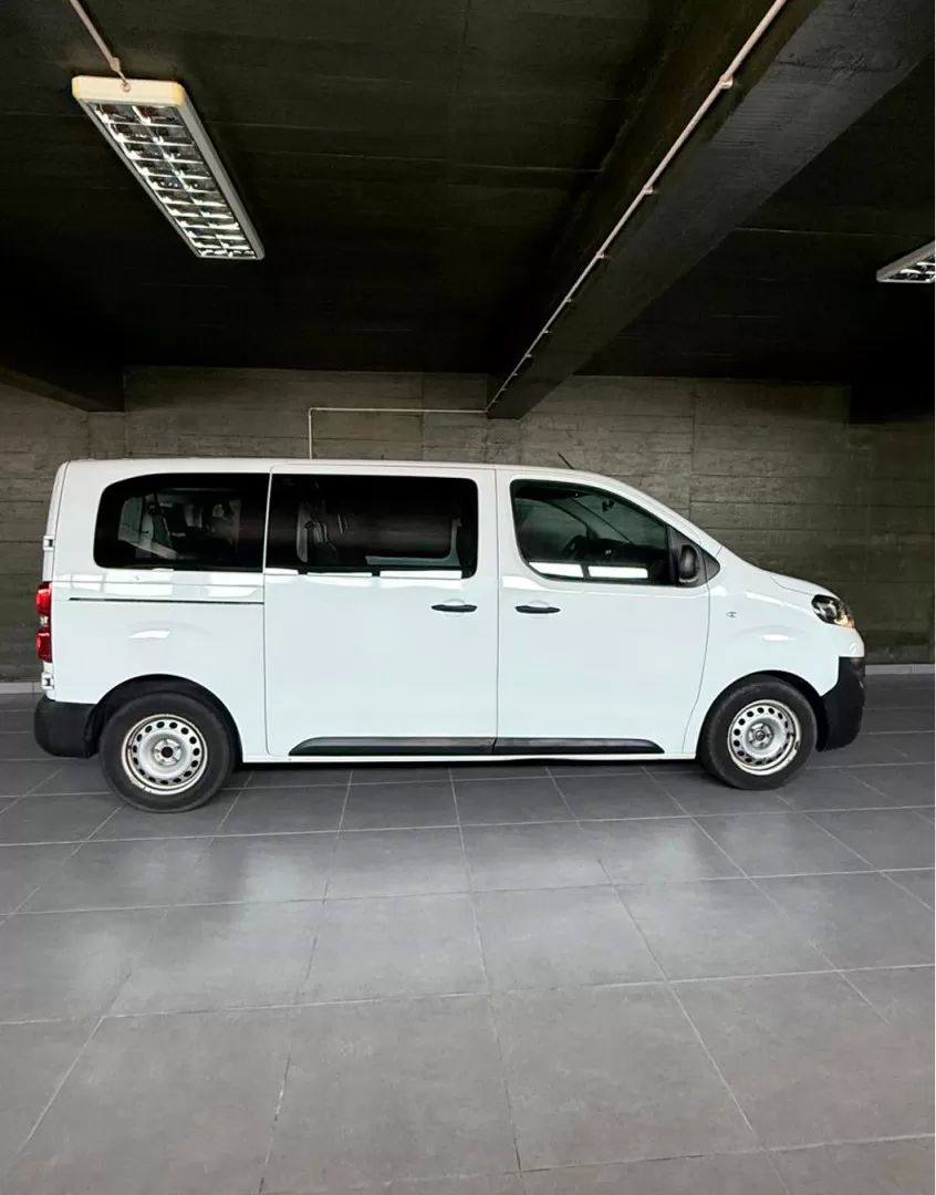 opel-vivaro-2021-diesel-1500cc