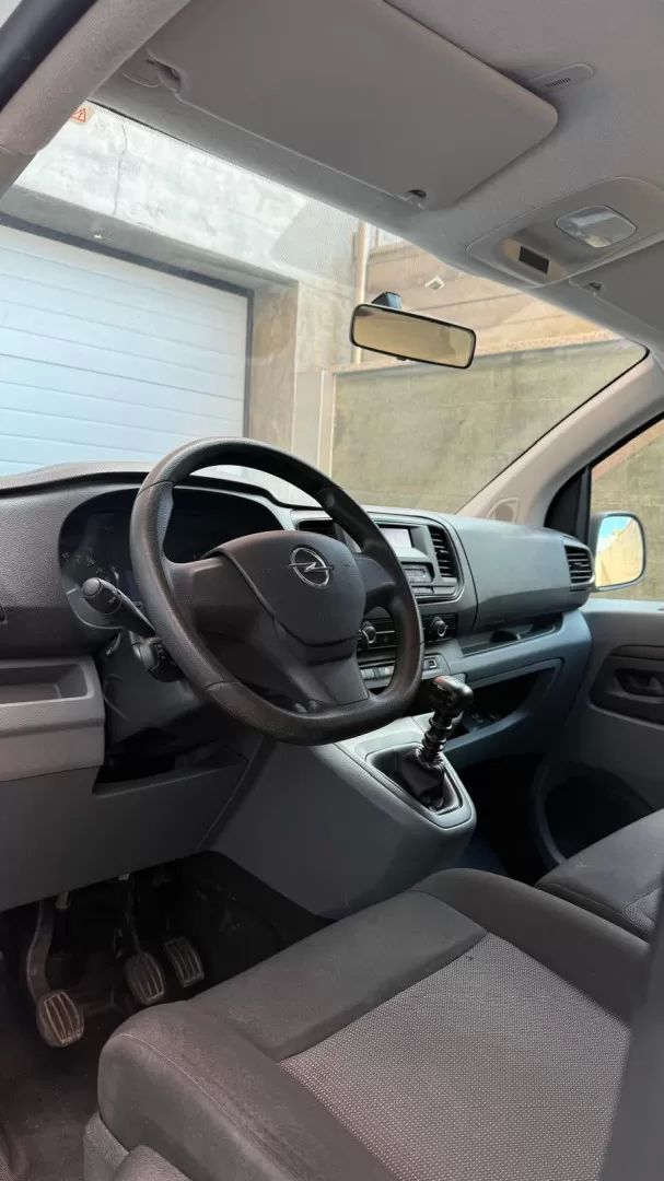 opel-vivaro-2021-diesel-1500cc