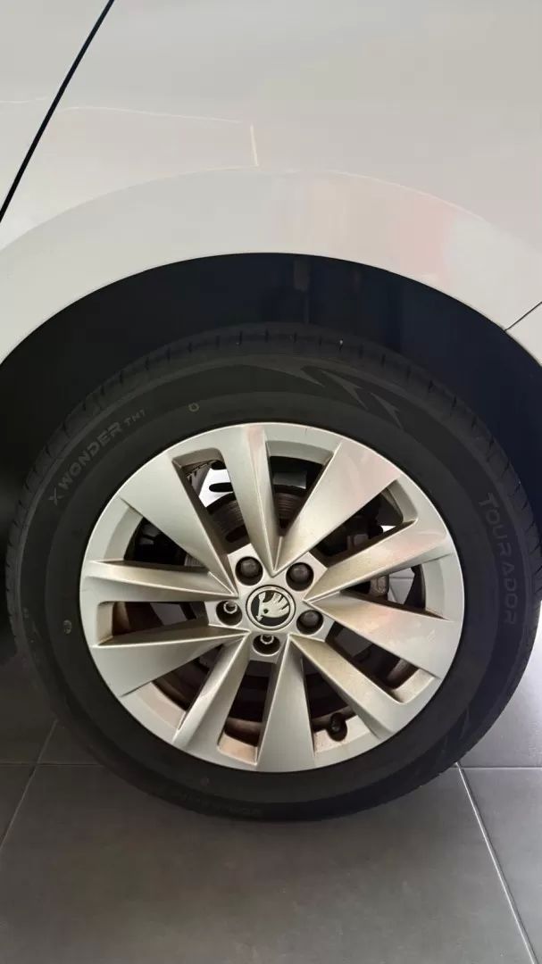 skoda-scala-2023-gasolina-999cc