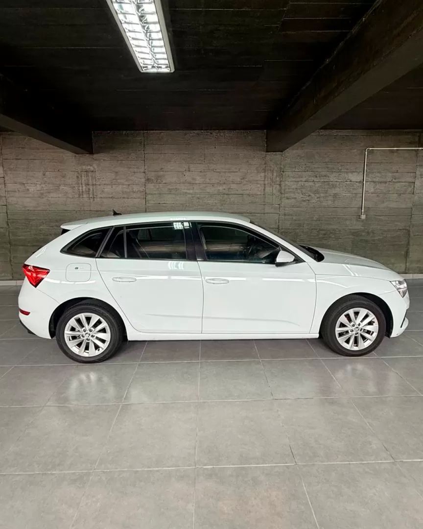 skoda-scala-2023-gasolina-999cc
