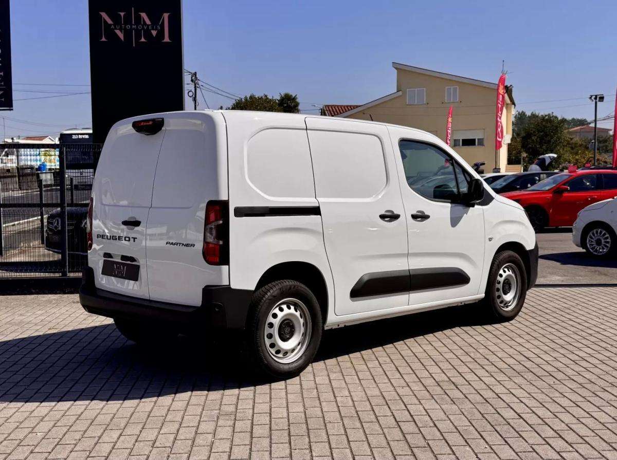 peugeot-partner-2025-diesel-1499cc
