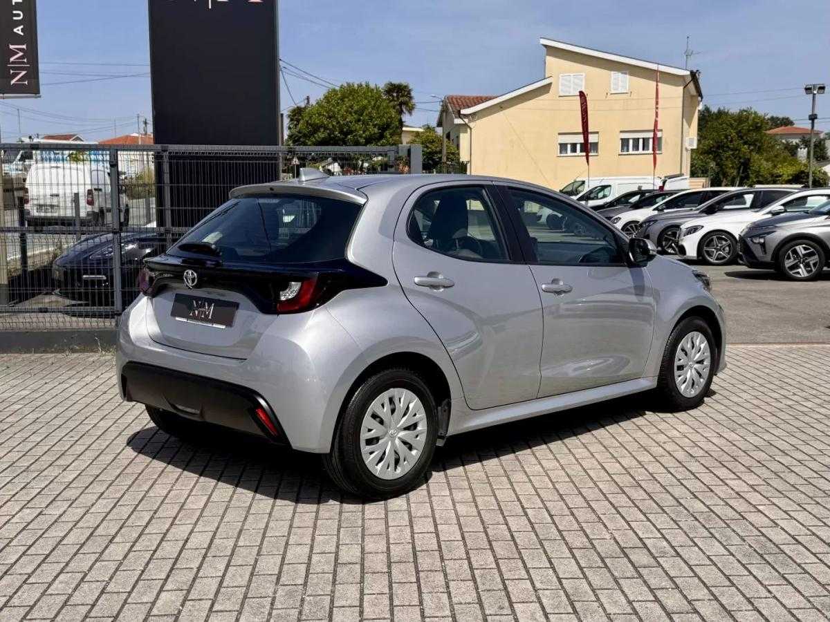 toyota-yaris-2023-gasolina-998cc