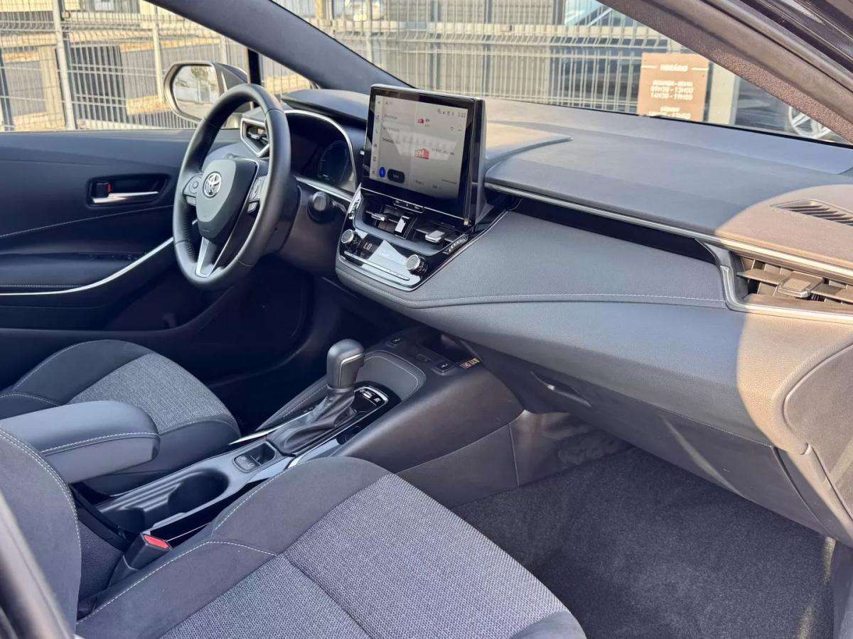 toyota-corolla-2025-hibrido-a-gasolina-1798cc
