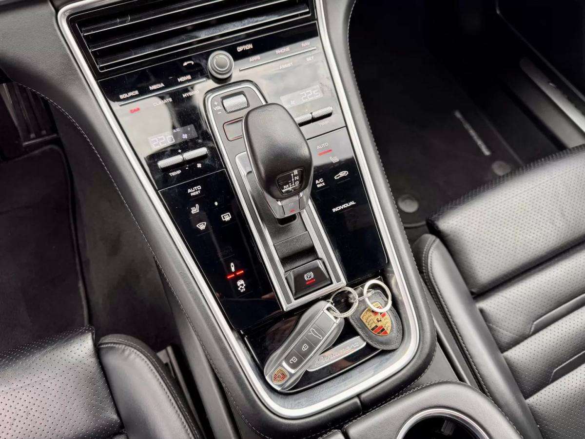 porsche-panamera-2019-hibrido-2894cc