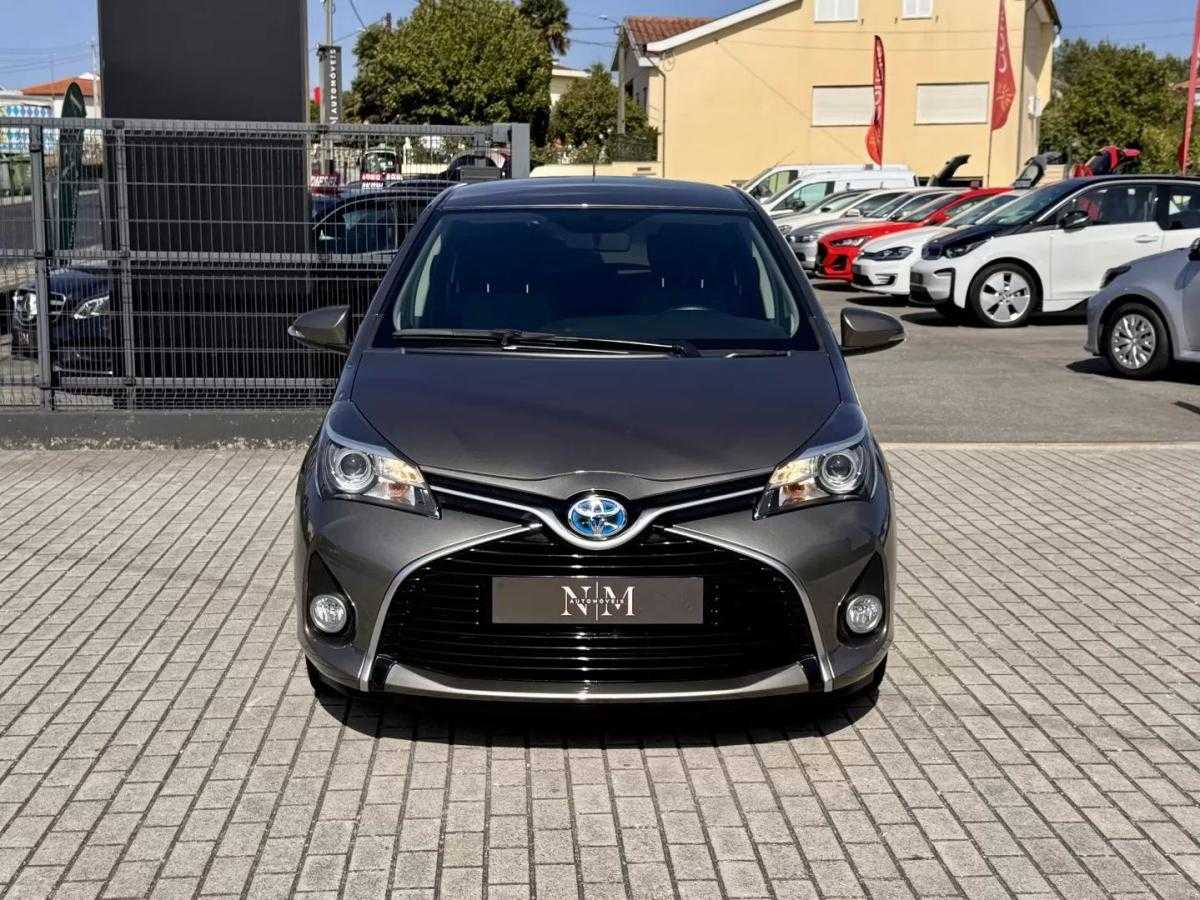 toyota-yaris-2016-hibrido-a-gasolina-1497cc