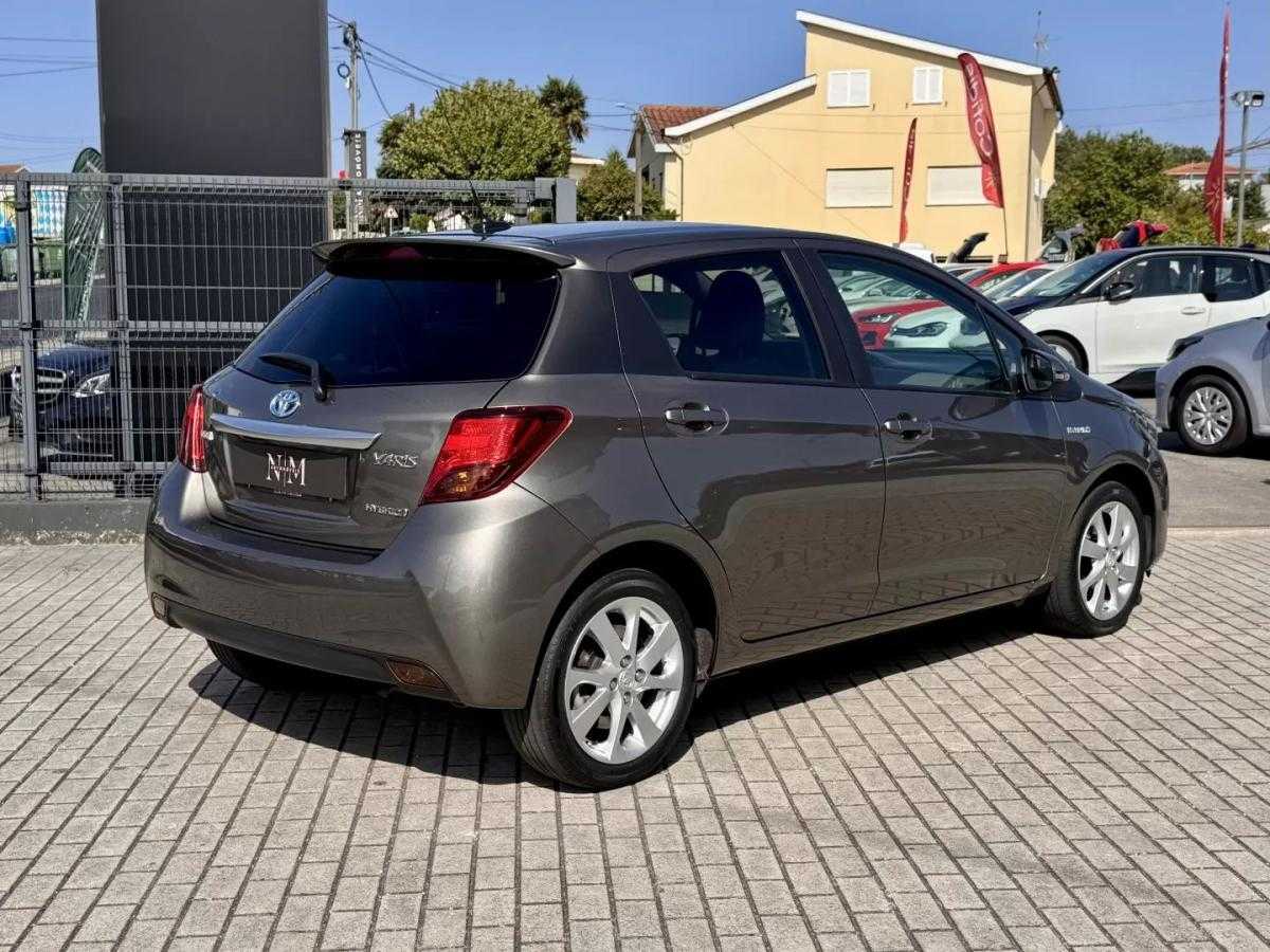 toyota-yaris-2016-hibrido-a-gasolina-1497cc